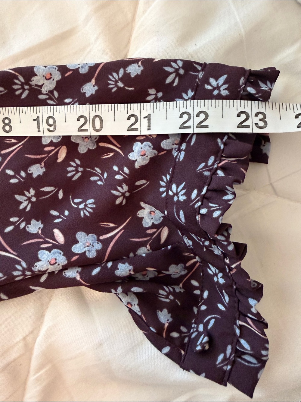 LOFT Burgundy’s Floral Wildflower Size Small, V-Neck Long Sleeve Blouse EUC - Picture 10 of 11